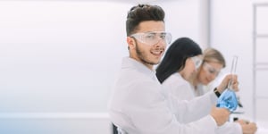 Lab_iStock-1190396214_2000x1000px_240306