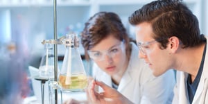 Lab_iStock-499285328_2000x1000px