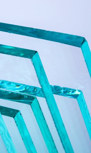 glass_AdobeStock_245169151_copyright sichkarenko_com_600x1000px